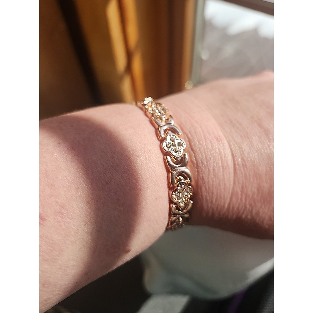 Camelia‎ Paris Magnet Bracelet Rose Colored
